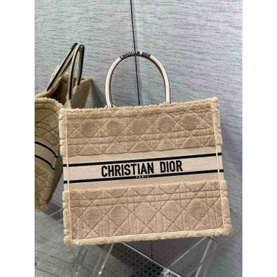 Dior Large Book Tote Bag In Beige Cannage Shearling