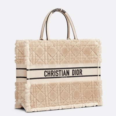 Dior Large Book Tote Bag In Beige Cannage Shearling