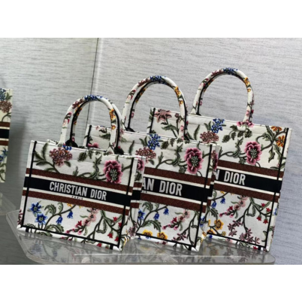 Christian Dior Book Tote In Ecru Multicolor Dior Jardin d&rsquo;Hiver Embroidery (White)