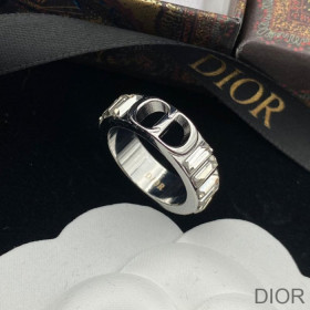Dior 30 Montaigne Ring In Metal And White Crystals Silver