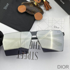 Dior D5543 Oversized Square Sunglasses In Black