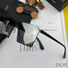 Dior D5543 Oversized Square Sunglasses In Black