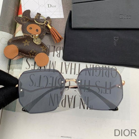 Dior D7088 Square Sunglasses In Black