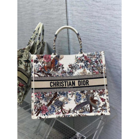 Christian Dior Book Tote In Ecru Multicolor Dior Jardin d&rsquo;Hiver Embroidery (White)